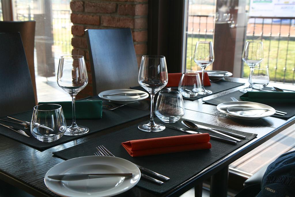 Rooms & Restaurace Na Jitrach Semice Экстерьер фото