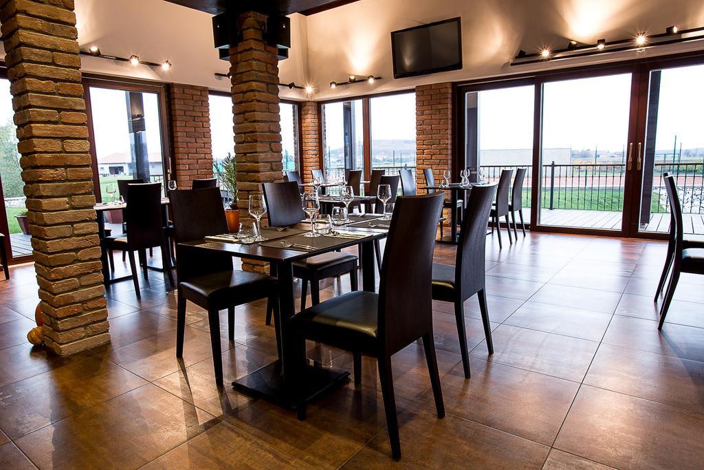 Rooms & Restaurace Na Jitrach Semice Экстерьер фото